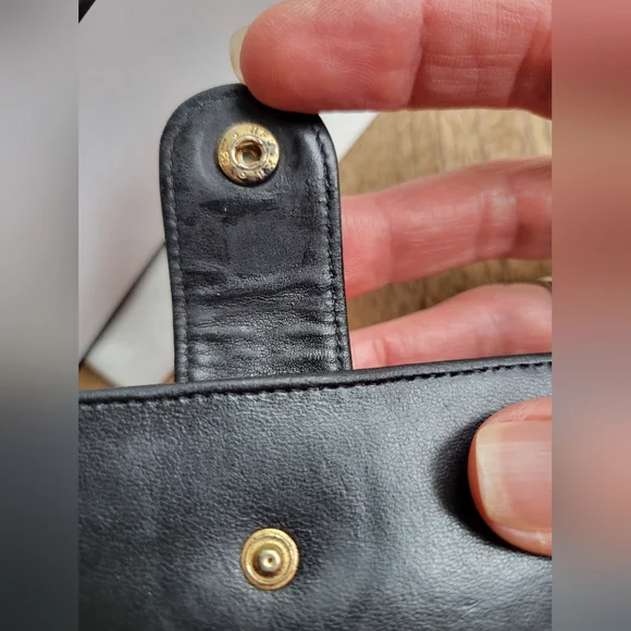 CHANEL Elegant Black Leather Logo Wallet Beautiful Pre-loved Condition Box Wrap - Picture 7 of 16